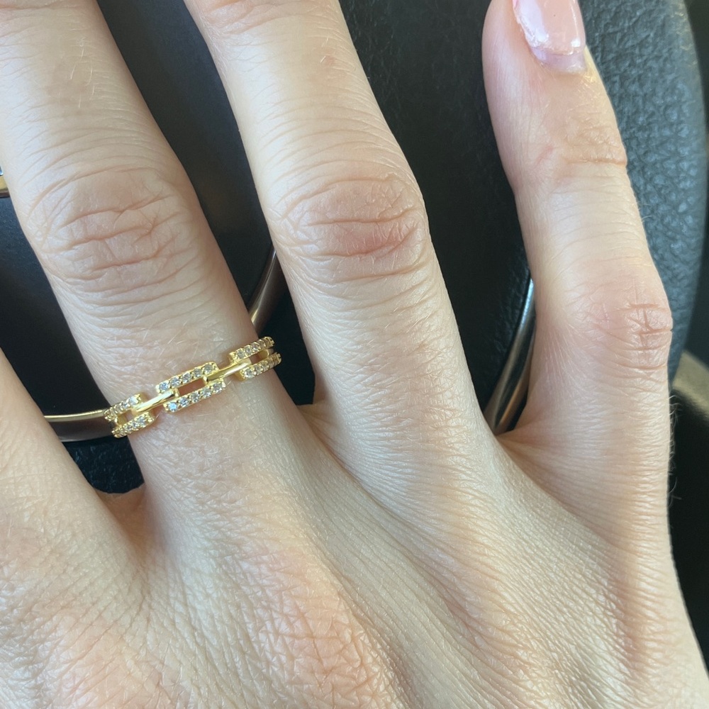 Elegant Gold toned Ring